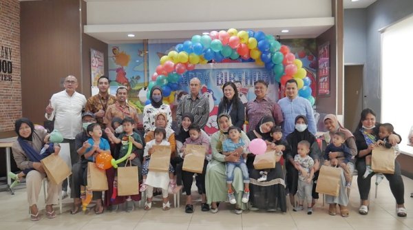 Gandeng CIMB Niaga Syariah, Ray White & Loan Market Indonesia Serahkan Sepatu Khusus bagi Penyandang Disabilitas