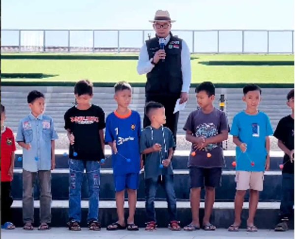 Gubernur Jawa Barat, Ridwan Kamil Resmikan Alun Alun Singaparna, Hadiahkan 12 Sepeda pada Anak Peserta Lomba Latto-Latto, Tuai Sindiran Netizen