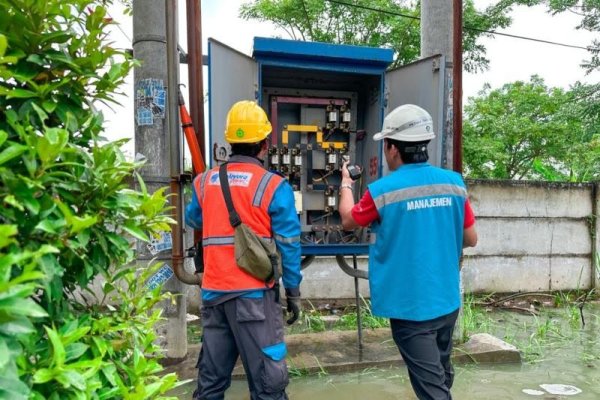 Banjir di Gresik, PLN Amankan Pasokan Listrik ke Pelanggan Terdampak