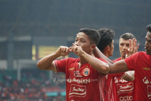Persija Kembali Geser Persib dari Puncak Klasemen