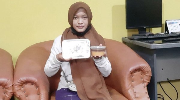 Yusnani, Mahasiswi Penjual Kue yang Jadi Korban PHP Pelanggannya