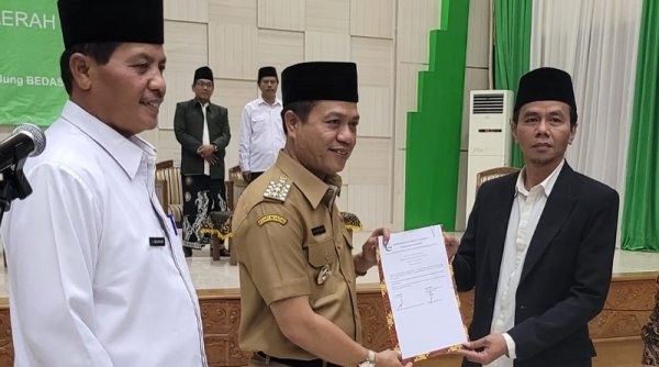 Bupati Bandung Kukuhkan Pengurus Badan Hisab Rukyat