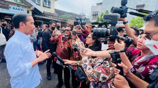 HPN 2023 | Sejumlah Pemred Diajak Blusukan ke Pasar oleh Presiden Jokowi