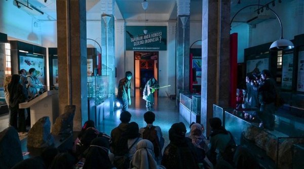 Kelompok Hobi Berteater Angkat Isu Mitigasi Bencana Gempa di Museum Geologi Bandung