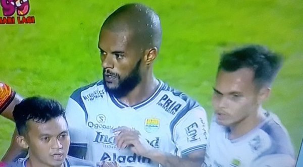 Nyaris Kalah, Persib Perpanjang Tren Tak Terkalahkan