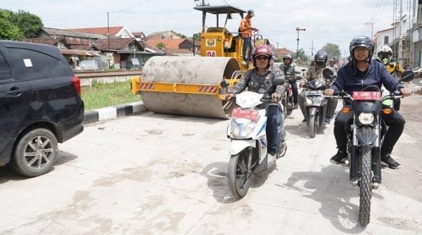 Gus Muhdlor Pastikan Frontage Road Deltasari Lingkar Timur Rampung Maret 2023