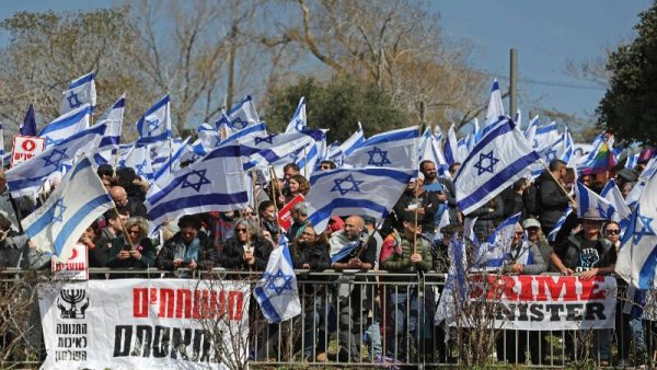 Protes Hantam Parlemen Israel atas Rencana Peradilan Netanyahu