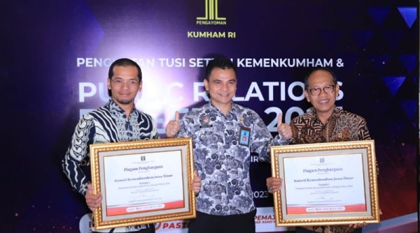 Kemenkumham Jatim Bawa Pulang Dua Penghargaan Terbaik Bidang Kehumasan