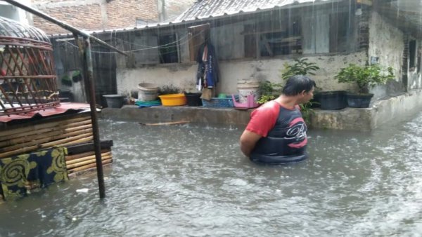 Kota Solo Kembali Tergenang Banjir, Ribuan Warga Diungsikan