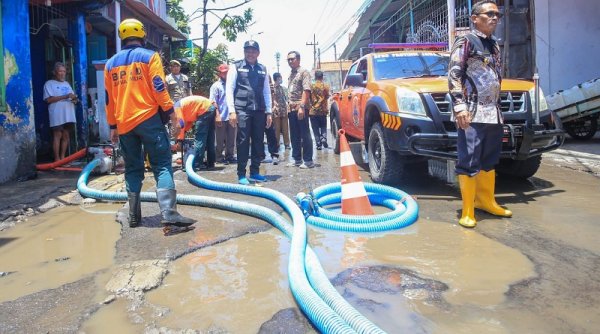 Pemkab Sidoarjo Respon Cepat  Perbaiki Jalan Berlubang di Kureksari Waru Sidoarjo