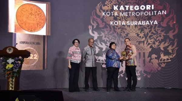 Walikota Eri Cahyadi Terima Penghargaan Adipura Kencana 2022