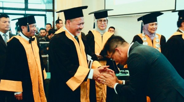 Sabet Gelar Doktor Yudicium, Bupati DS : Saya akan Bahas Bandung Metropolitan dengan Lima Kepala Daerah