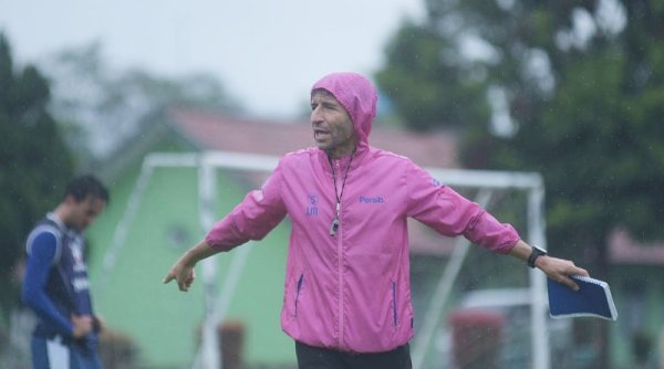 Kecewa Penundaan, Milla Alihkan Fokus Ke Persik