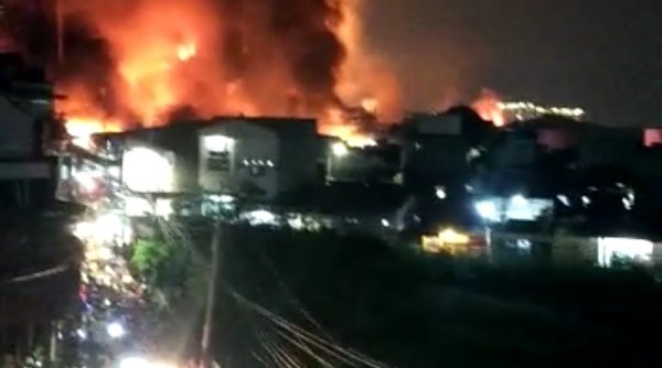 Pengungsi Akibat Kebakaran Depo Pertamina Plumpang Pagi ini Mencapai 1.000 Orang