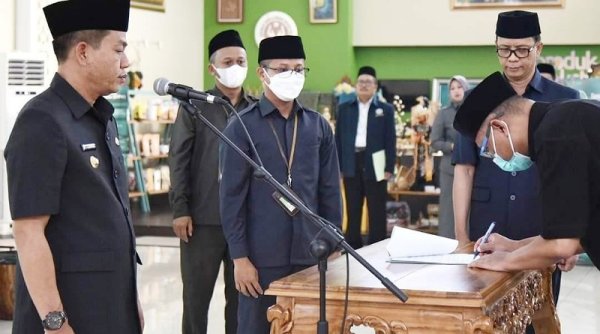 Bupati Bandung Lantik Direktur RSUD Bedas Cimaung dan Kertasari