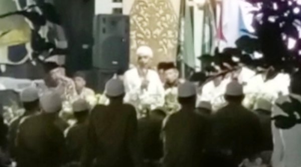 Maula Ya Sholli Wa Sallim...Dan, KH Rofiq Malik pun Wafat
