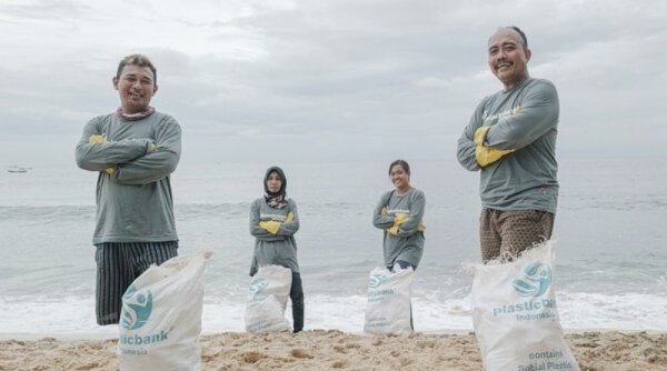 Plastic Bank Indonesia Cegah 40 Juta Kilogram Plastik dari Pencemaran di Laut