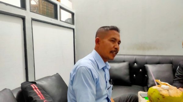 H Usep Mulyana, Buruh Pabrik yang Berhasil Menguliahkan Dua Anaknya di Kedokteran