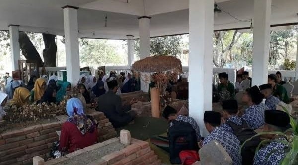 DARI PONPES KE PONPES | Pesantren Buntet Cirebon Punya Kiai Abbas yang Fenomenal