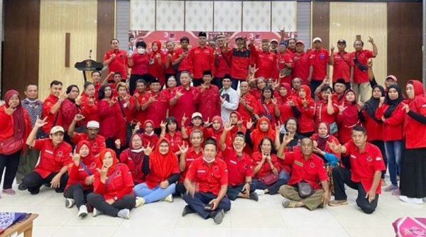 Buka Puasa Bersama, Kader Banteng Kota Surabaya Perkuat Solidaritas