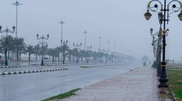 Prakiraan NCM: Hujan Lebat, Badai Pasir Melanda Beberapa Wilayah Saudi hingga Senin