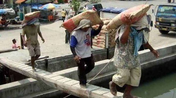 Hukum Puasa bagi Kuli dan Buruh Kasar