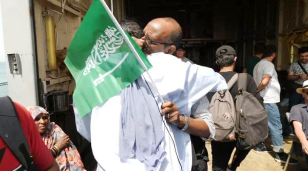 Setelah Melarikan diri dari Sudan, Wartawan Sky News Bertemu Pamannya Lagi di Arab Saudi