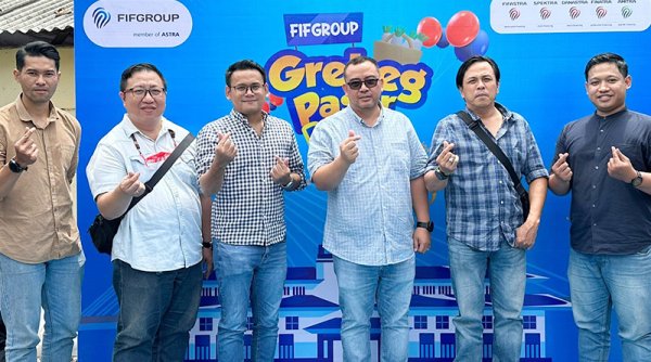 Rangkaian HUT ke-34, FIFGROUP Grebeg Pasar Hadir di Bandung