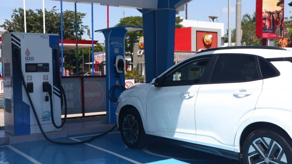 SPKLU PLN di Jalur Utama Mudik 2023 Siap Layani Kebutuhan Charging Cepat Pengguna Mobil Listrik