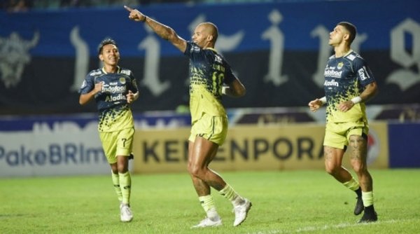 Persib Menang 3-1, David da Silva Cetak Gol Bersejarah