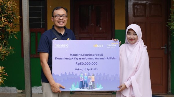 Mandiri Sekuritas Salurkan Donasi untuk Tingkatkan Fasilitas Pendidikan di Bantar Gebang