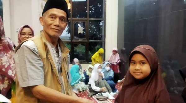 RAMADANAN | DKM Masjid Al Fath D'Amarta Berikan Santunan pada 150 Anak-Anak Yatim