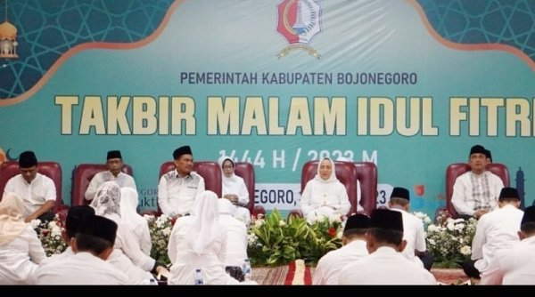 Bupati Bojonegoro Beserta Forkopimda Kumandangkan Gema Takbir di Pendopo Malowopati