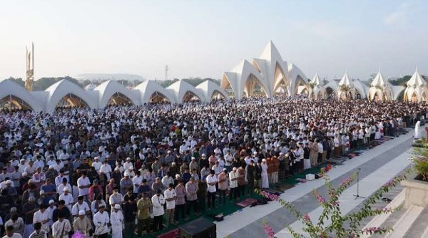 Salat Ied Perdana di Masjid Raya Al Jabbar, Ridwan Kamil, Zakat dan Infaq Tahun ini Mencapai Rp. 2,2 Triliun