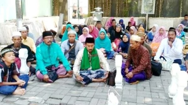 Hukum Ziarah Kubur saat Lebaran