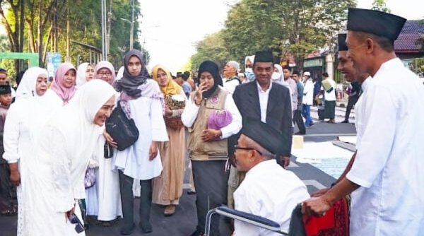 Momen Idul Fitri Bupati Anna Ajak Warga Bojonegoro Bergerak Maju Menjadi Produktif dan Energik