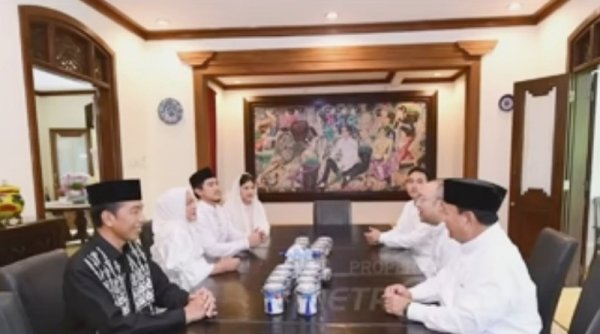 Presiden Jokowi Santap Siang Hidangan Khas Lebaran Bersama Prabowo