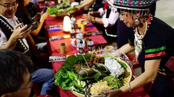 Perang Air & Tari Api di Longgang Rice Noodle Festival Promosikan Wilayah Golden Triangle di Dunia