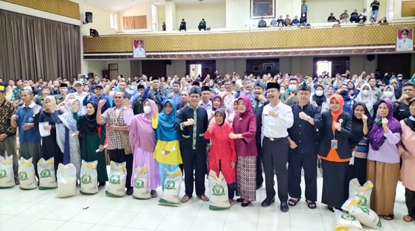 Bupati Bandung Berharap Jangan Ada lagi Persoalan Penerima Bansos yang Salah Alamat