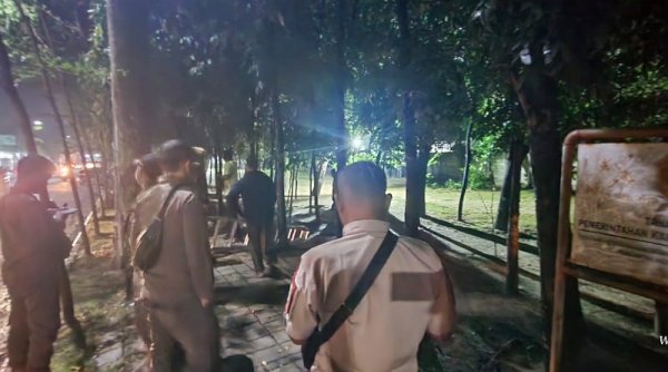Viral Alat Kontrasepsi di Taman Veteran, Satpol PP Bojonegoro Intens Lakukan Pengawasan