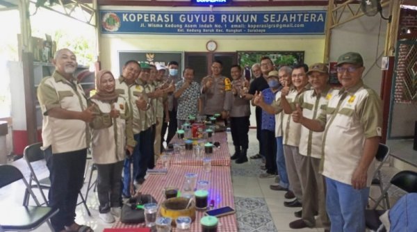 Kapolsek Pantau Langsung Kegiatan Polisi RW di Wilayah Rungkut