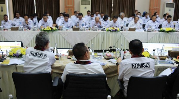 Kakanwil Kemenkumham Jatim Paparkan Capaian Kinerja Kepada Komisi III DPR RI