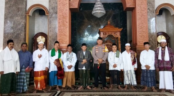 Jumat Curhat Polsek Gununganyar Sebagai Penyambung Aspirasi Warga