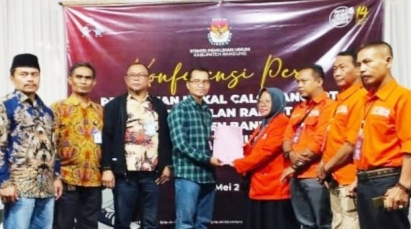 32 Bacaleg Partai Buruh Kabupaten Bandung Didaftarkan Serempak dengan Daerah Lain