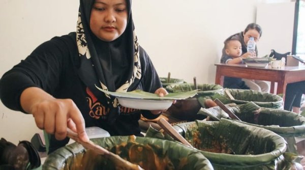Weekend, Yuk Sarapan Bubur Jenang Ala Bangsawan di Dago