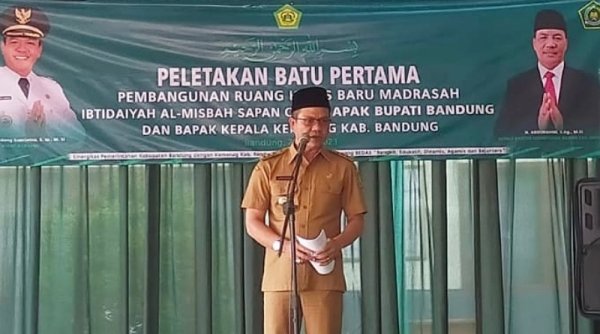 Tak Disangka, Alumni Mandarsah Ibtidaiyah Al Misbah itu Kini Jadi Bupati