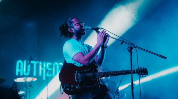 Authenticity x Bikin Panggung Warnai Weekend-mu