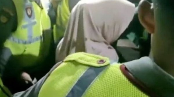 Viral!, Seorang Kades Perempuan Disekap Warga, Ini Penyebabnya