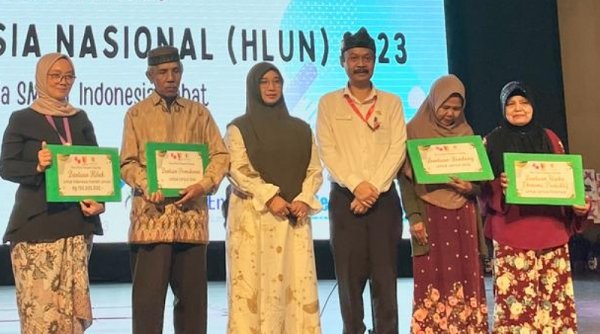 Bupati Dadang Supriatna Kembali Raih Penghargaan Kepala Daerah Ramah Lansia