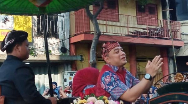Gelaran Surabaya Vaganza, Eri Cahyadi: Mohon Maaf Warga Sudah Kepanasan, Berjubel dan Ada Barikade Jalan